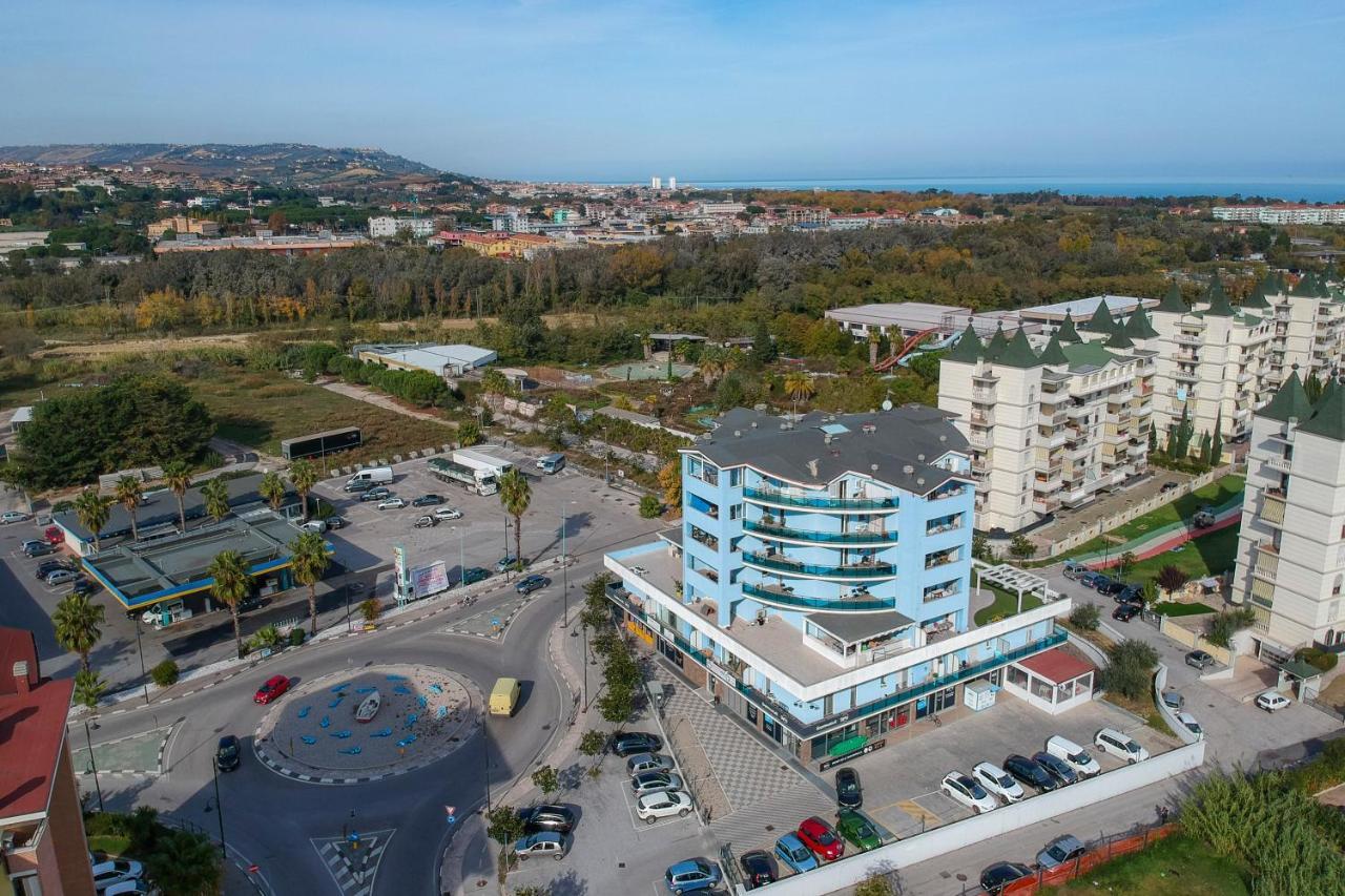 B&B Palazzo Del Toro Montesilvano Marina Dış mekan fotoğraf