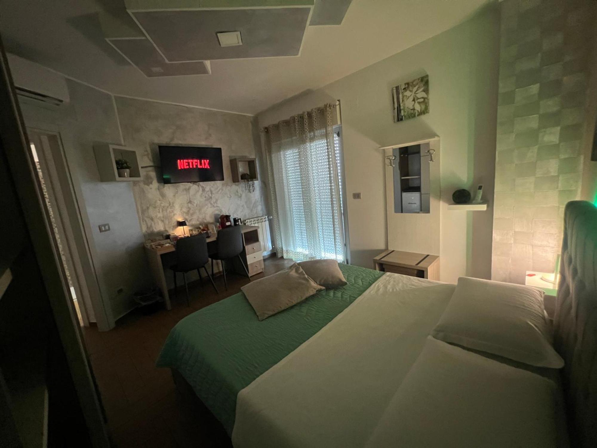 B&B Palazzo Del Toro Montesilvano Marina Dış mekan fotoğraf